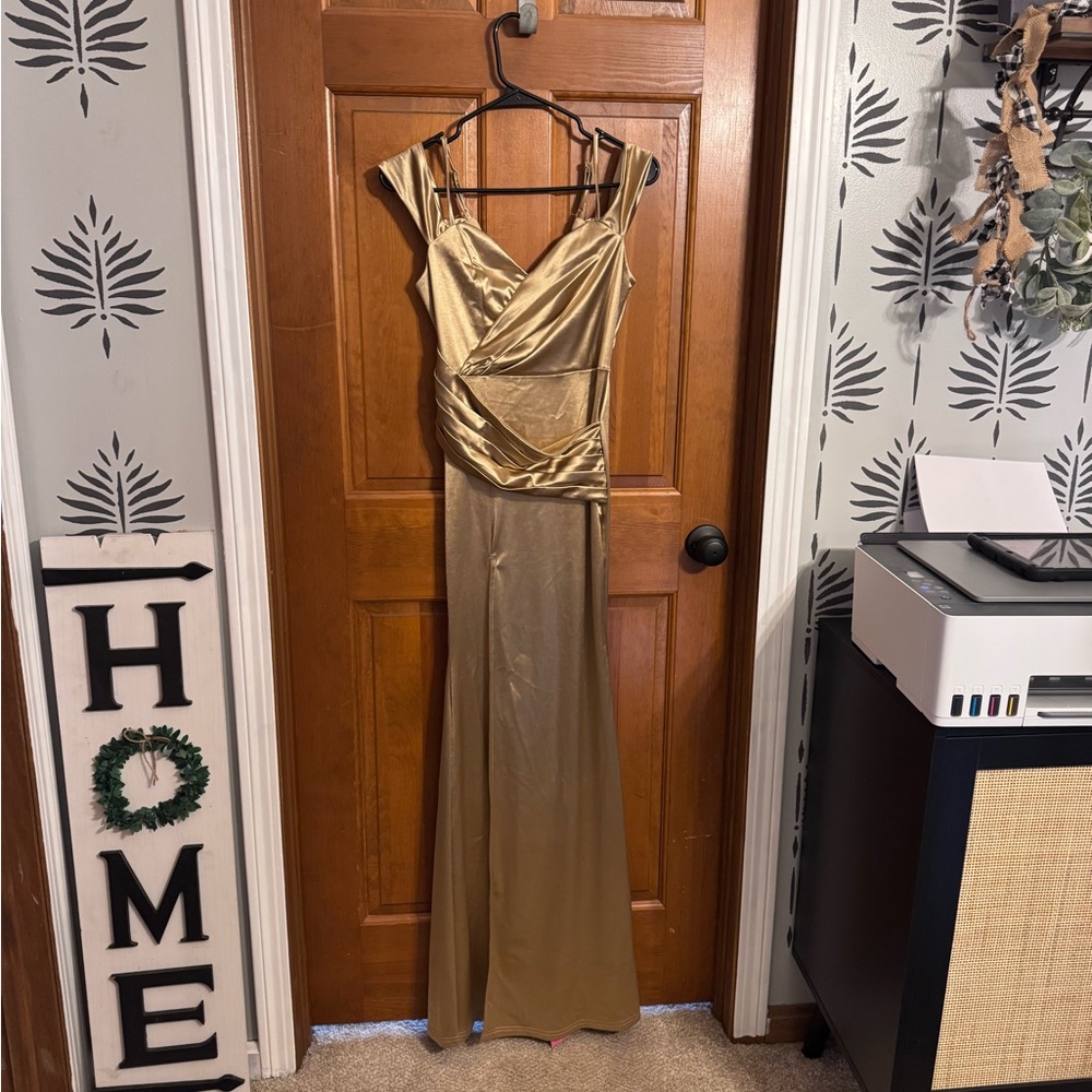 Elegant Gold Evening Gown